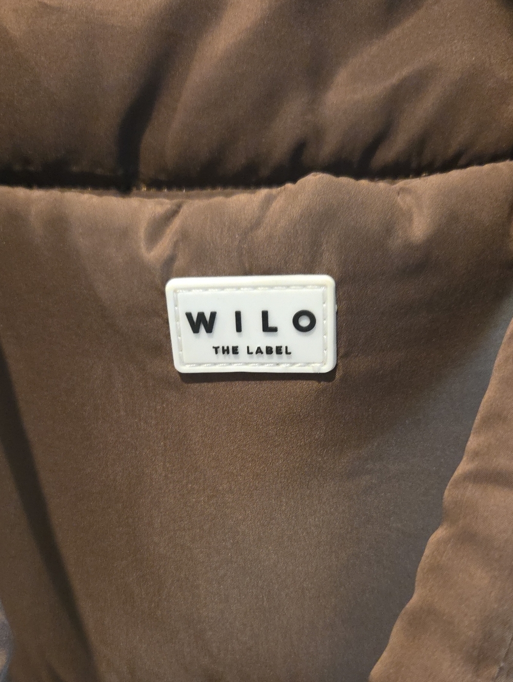 Wilo Multi Pocket Travel Weekender Quilted Puffer Tote in Brown - Picture 6 of 11